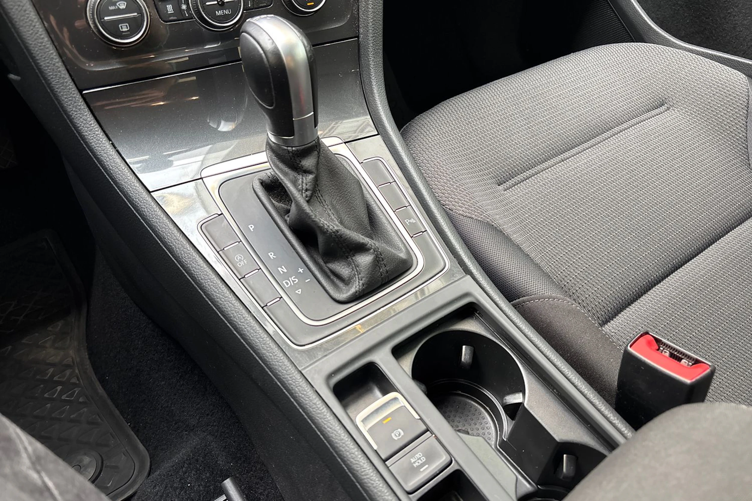 harmaa Volkswagen Golf 2019 kuva 22.