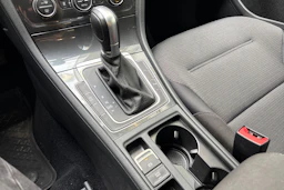 harmaa Volkswagen Golf 2019 kuva 22.