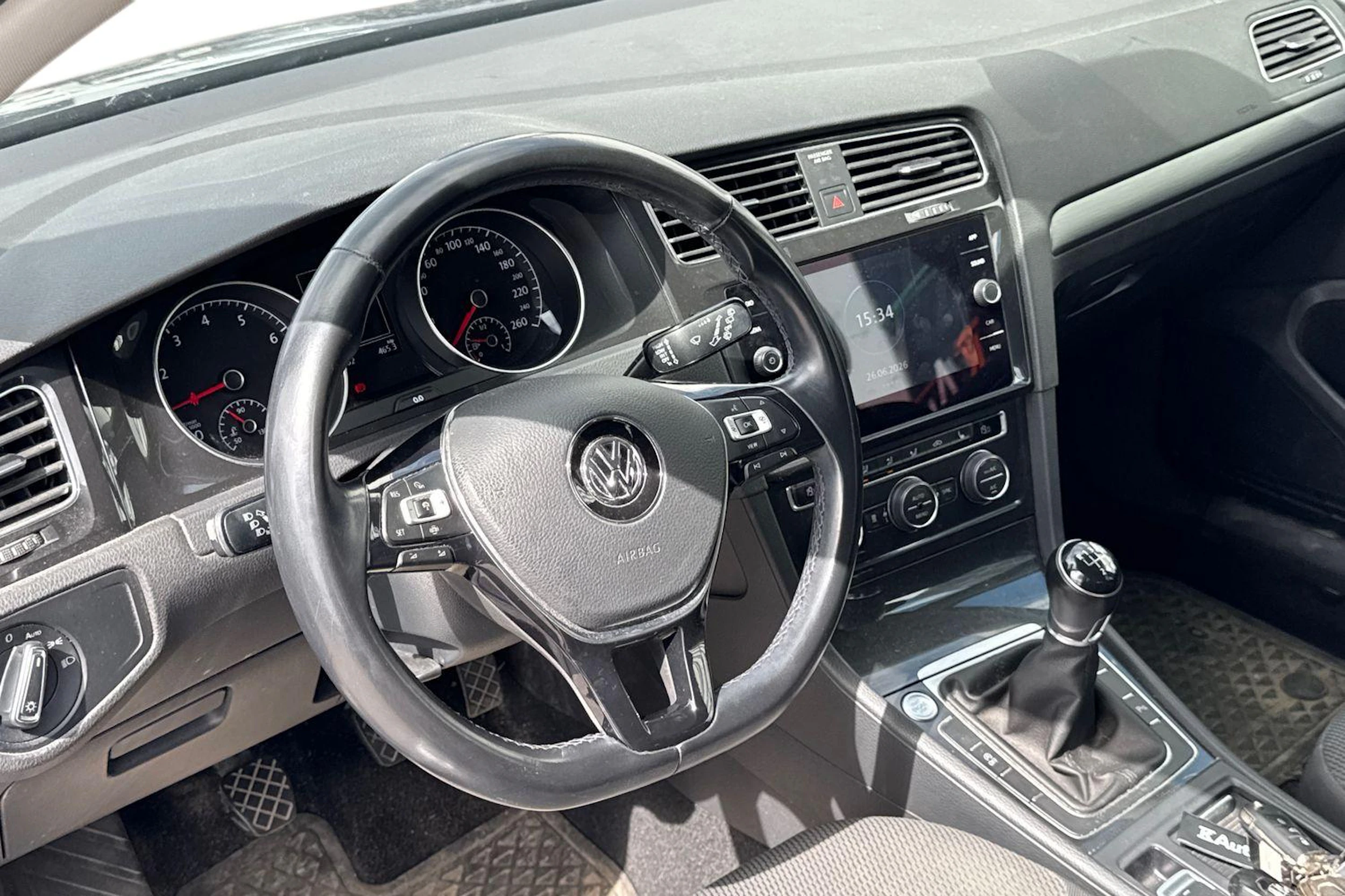 sininen Volkswagen Golf 2019 kuva 3.
