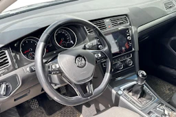 sininen Volkswagen Golf 2019 kuva 3.
