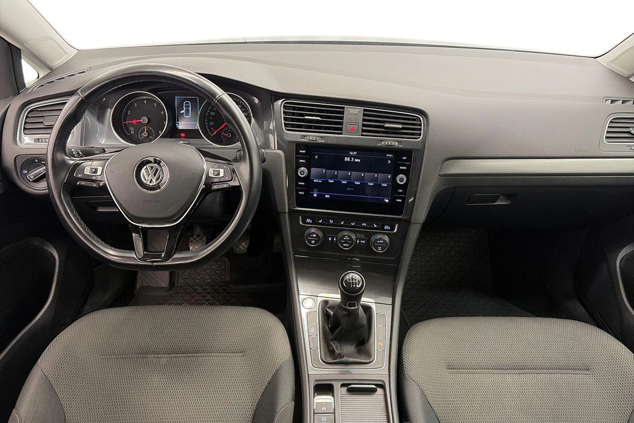 sininen Volkswagen Golf 2019 kuva 7.