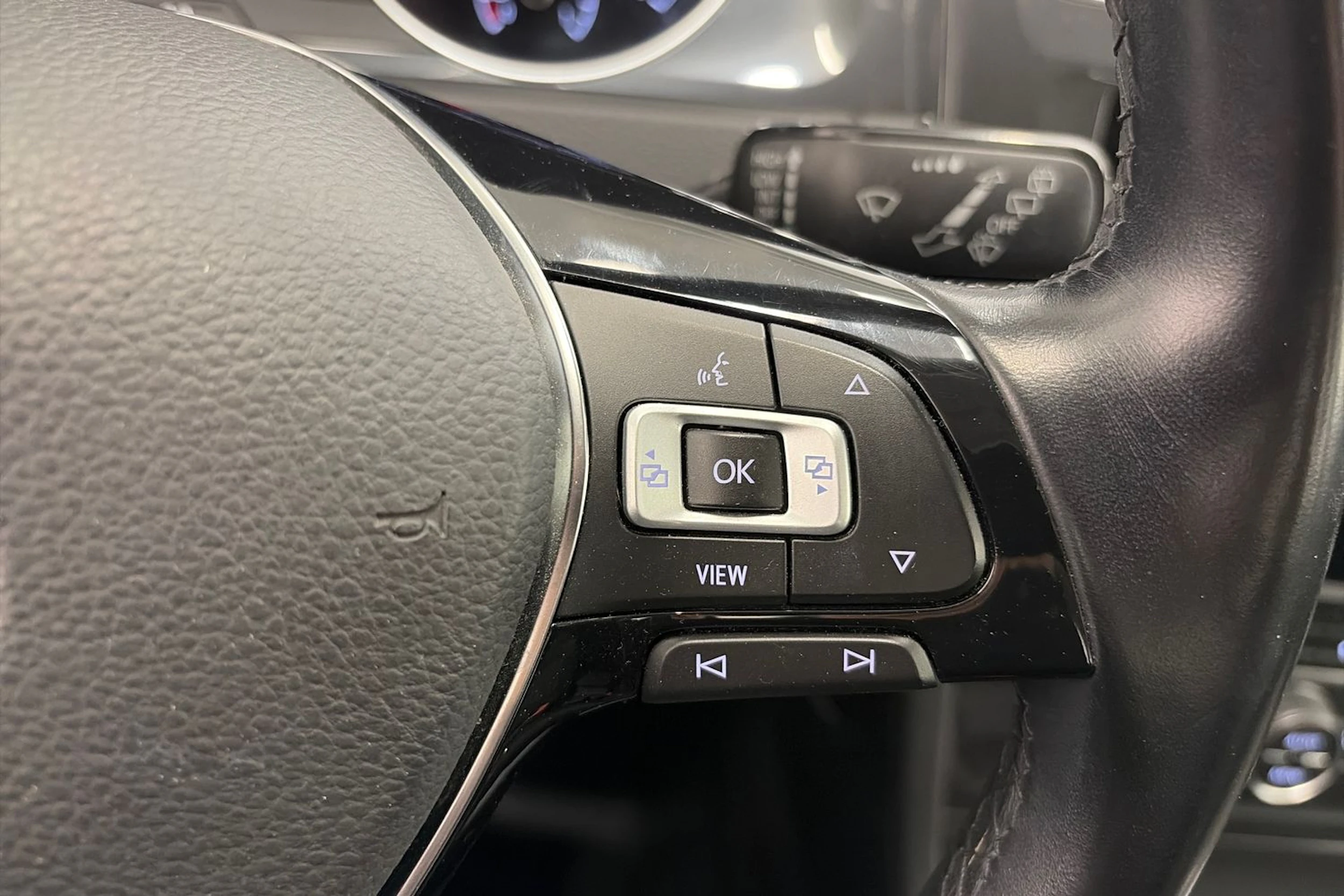 sininen Volkswagen Golf 2019 kuva 15.