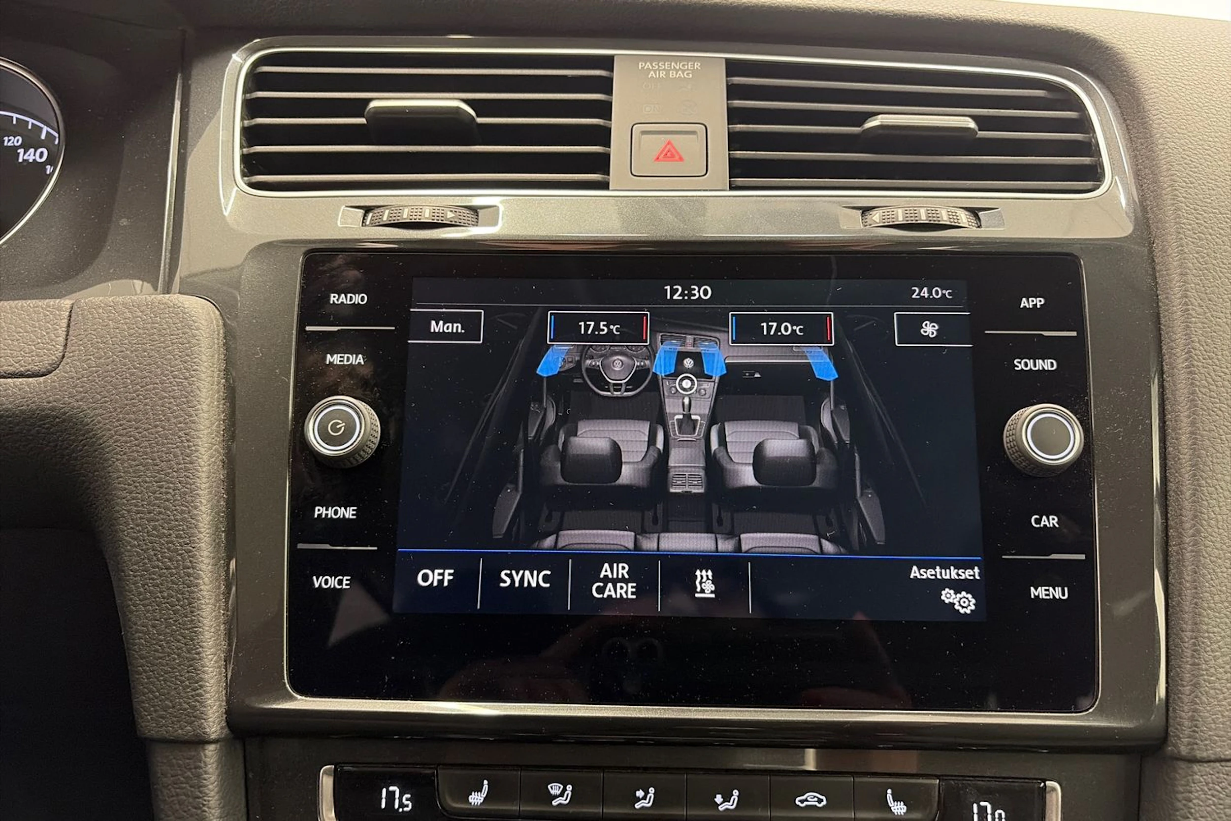 sininen Volkswagen Golf 2019 kuva 20.
