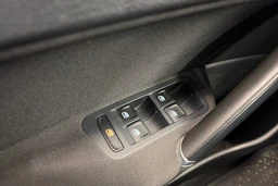 sininen Volkswagen Golf 2019 kuva 22.