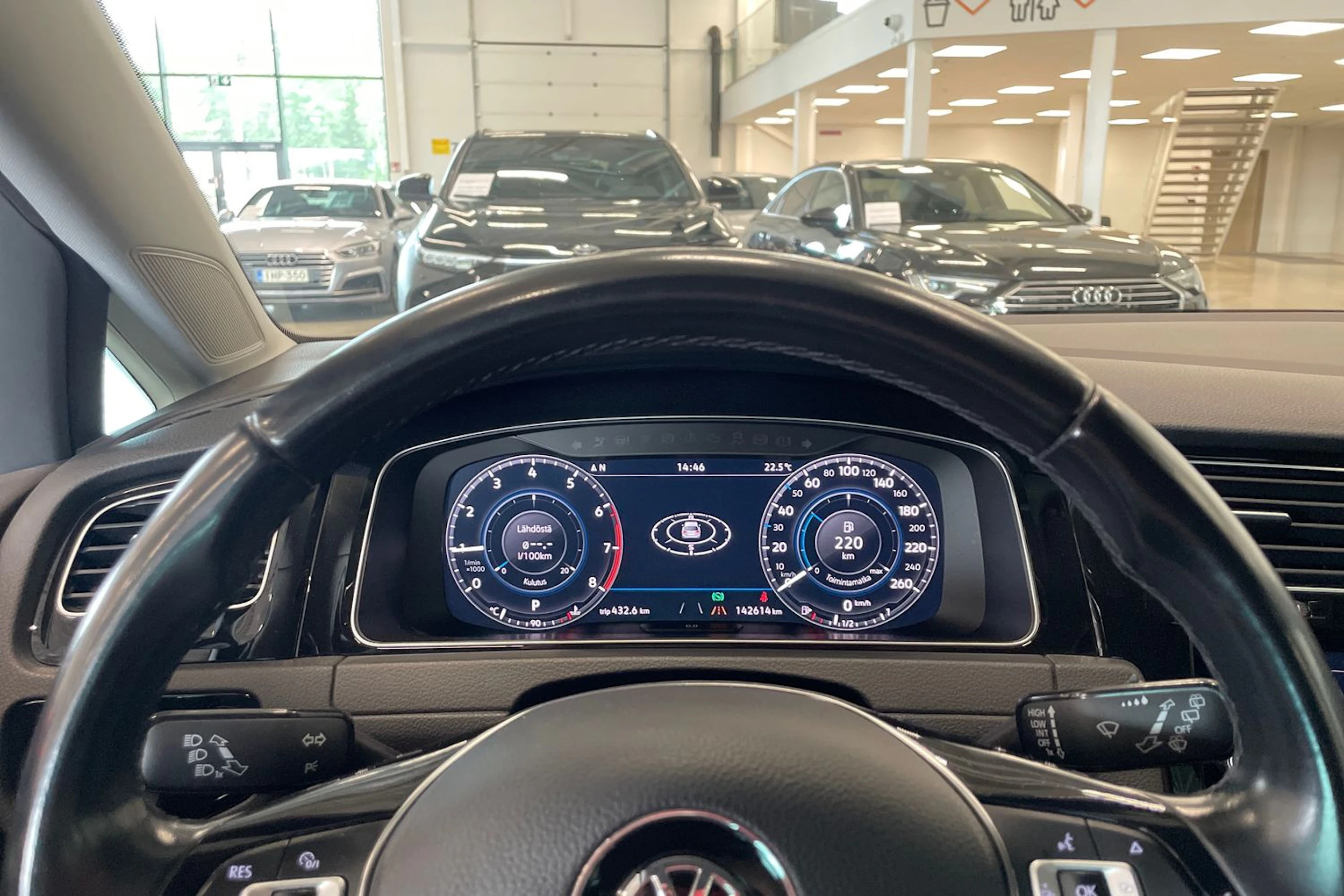 harmaa Volkswagen Golf 2019 kuva 12.