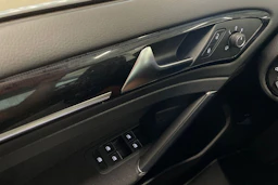 harmaa Volkswagen Golf 2019 kuva 16.