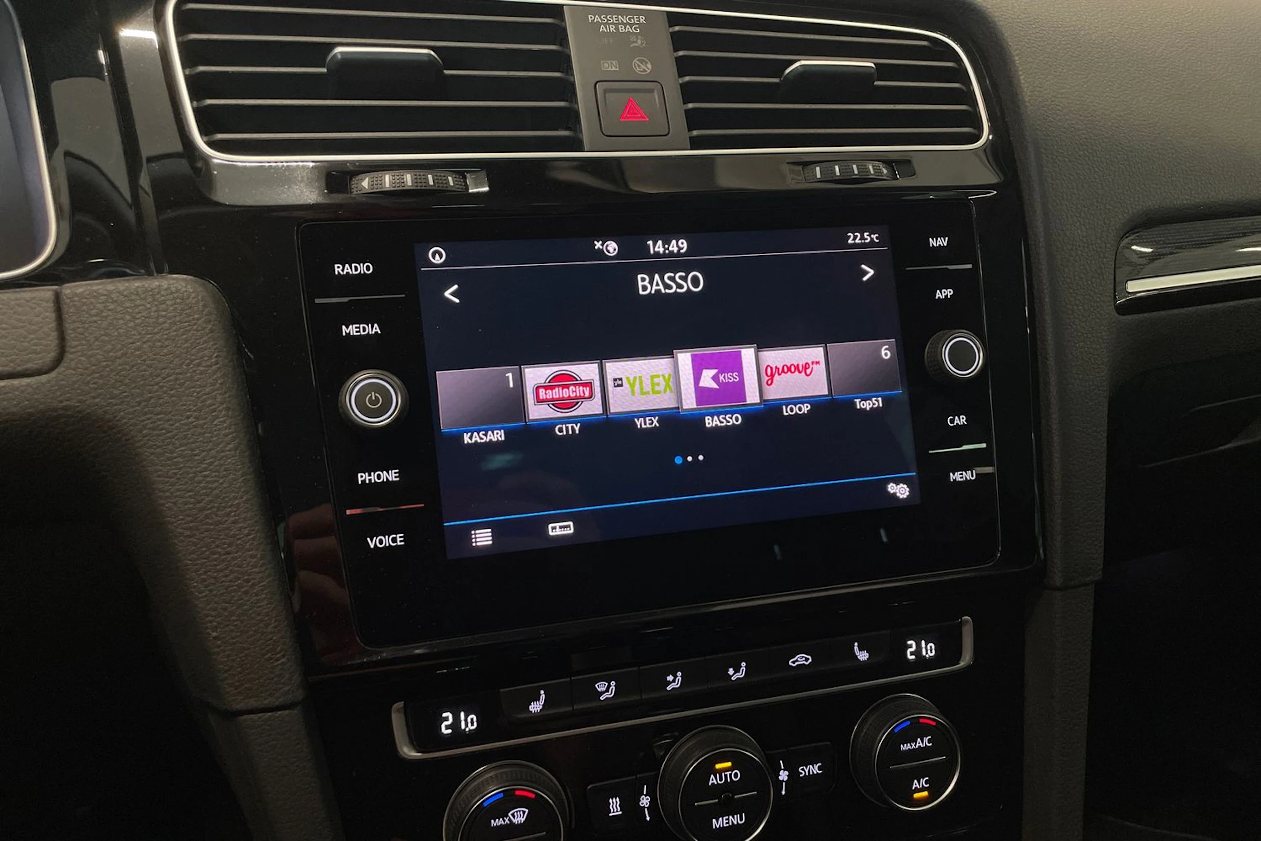 harmaa Volkswagen Golf 2019 kuva 17.