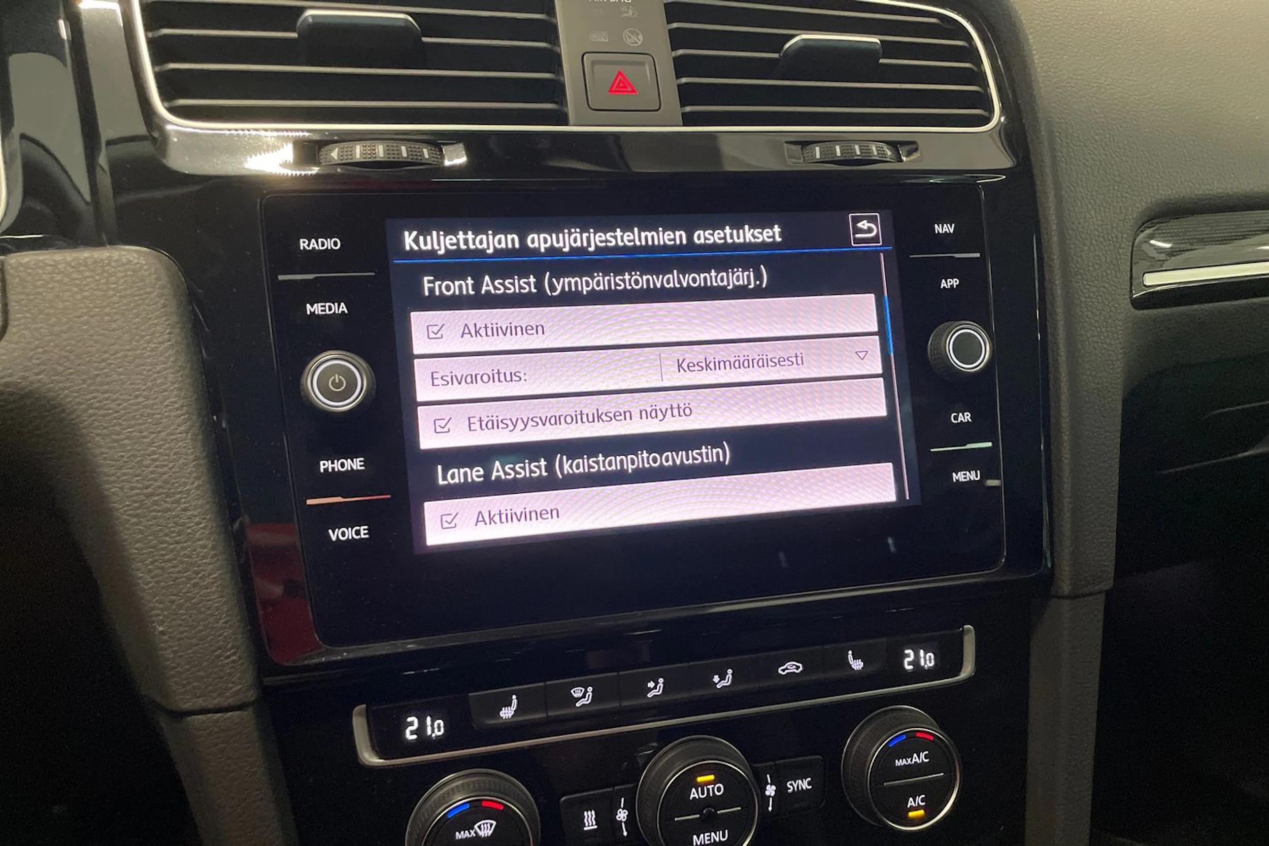harmaa Volkswagen Golf 2019 kuva 24.
