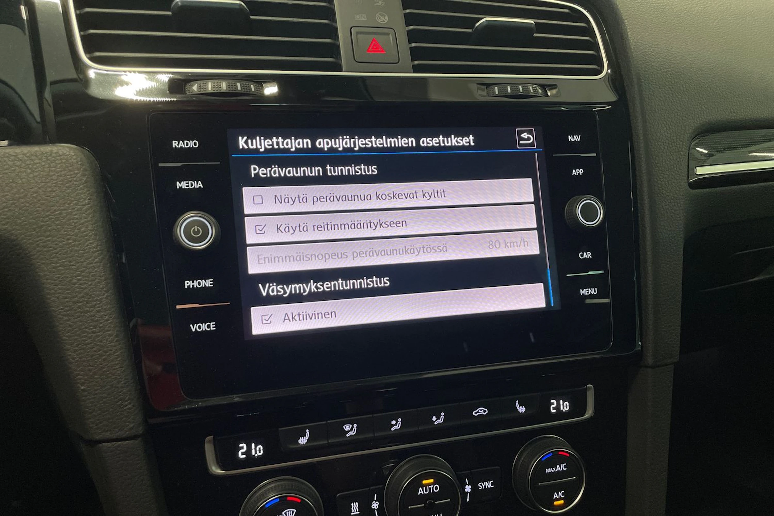 harmaa Volkswagen Golf 2019 kuva 27.