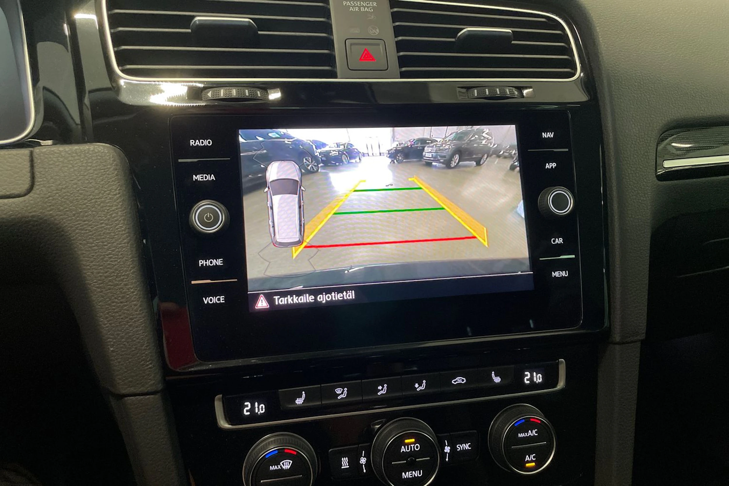 harmaa Volkswagen Golf 2019 kuva 28.