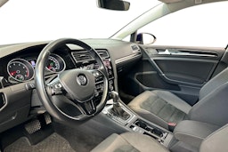 sininen Volkswagen Golf 2019 kuva 3.