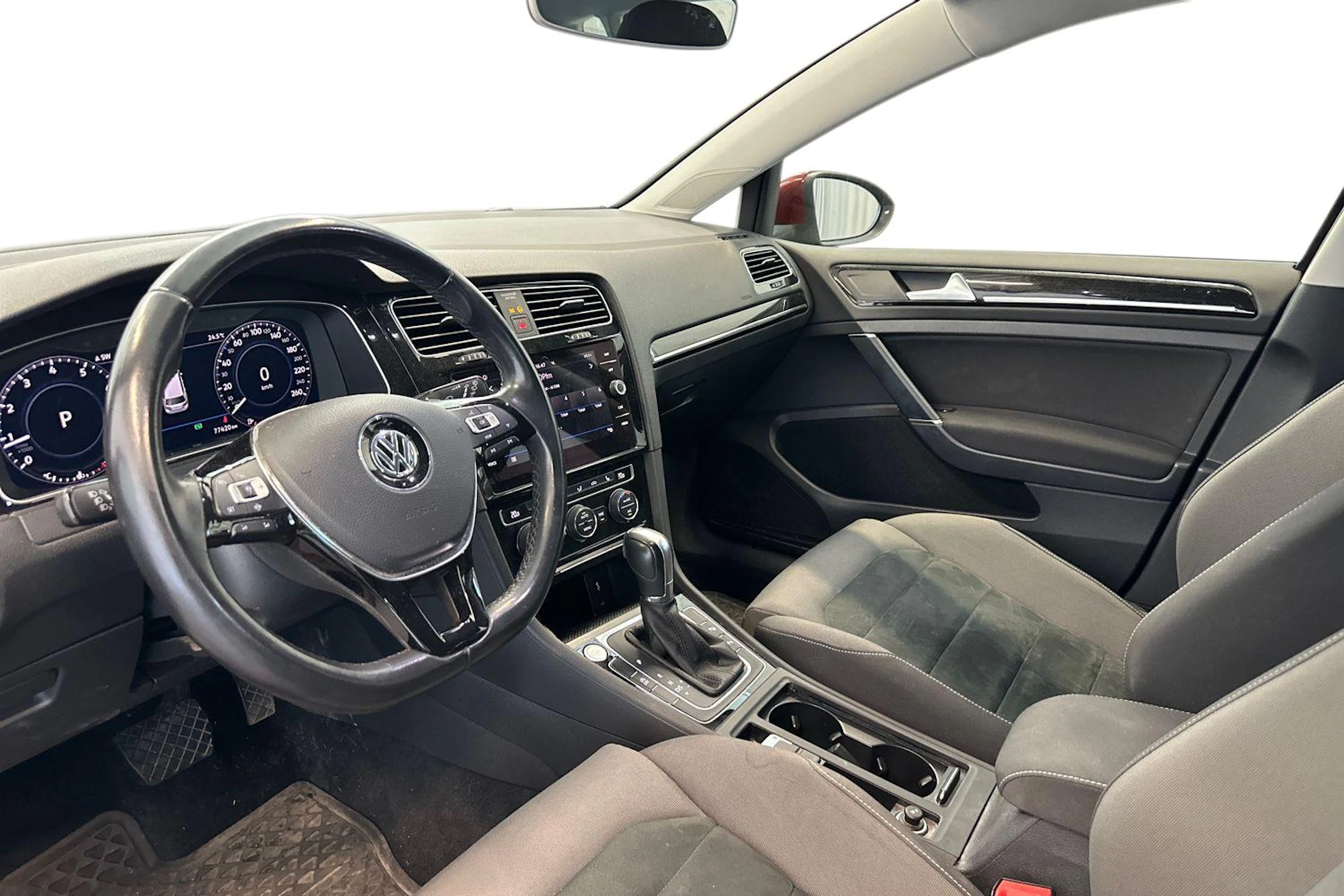 punainen Volkswagen Golf 2019 kuva 3.