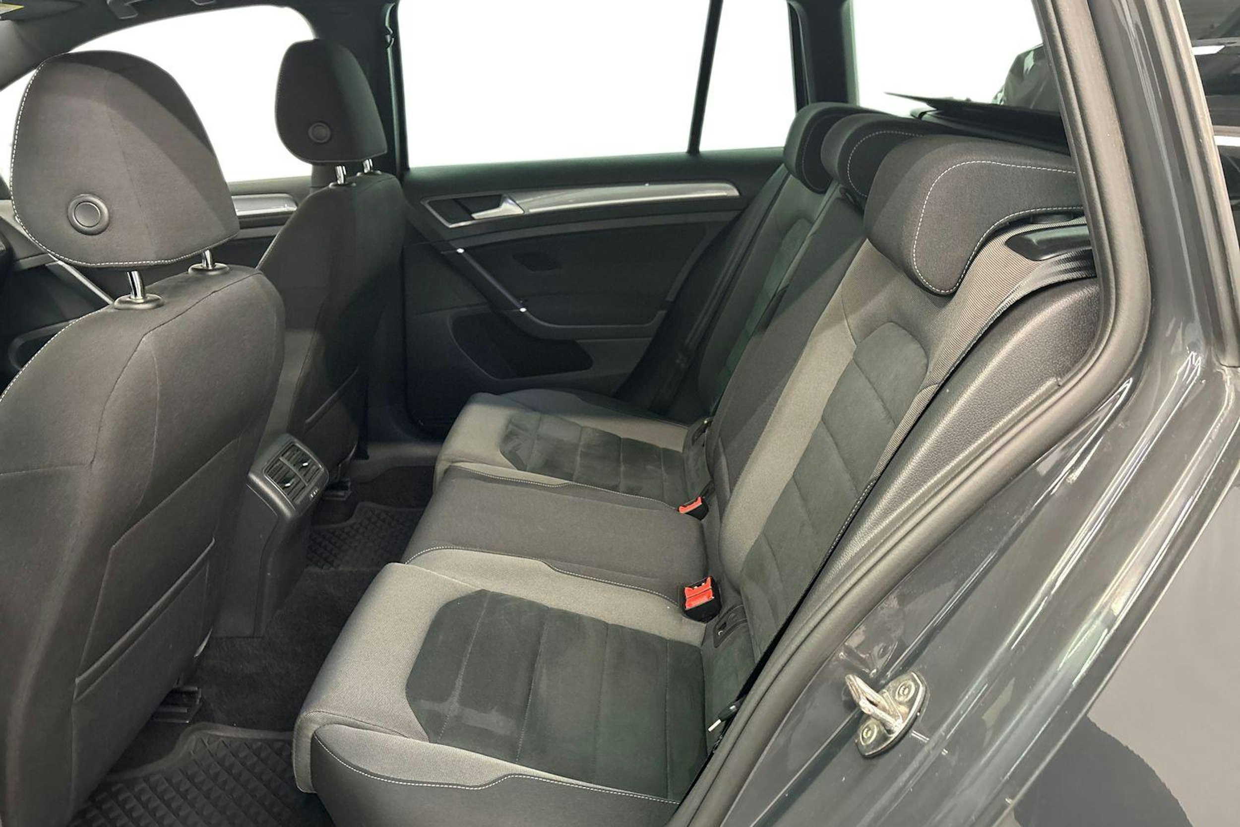 harmaa Volkswagen Golf 2019 kuva 10.