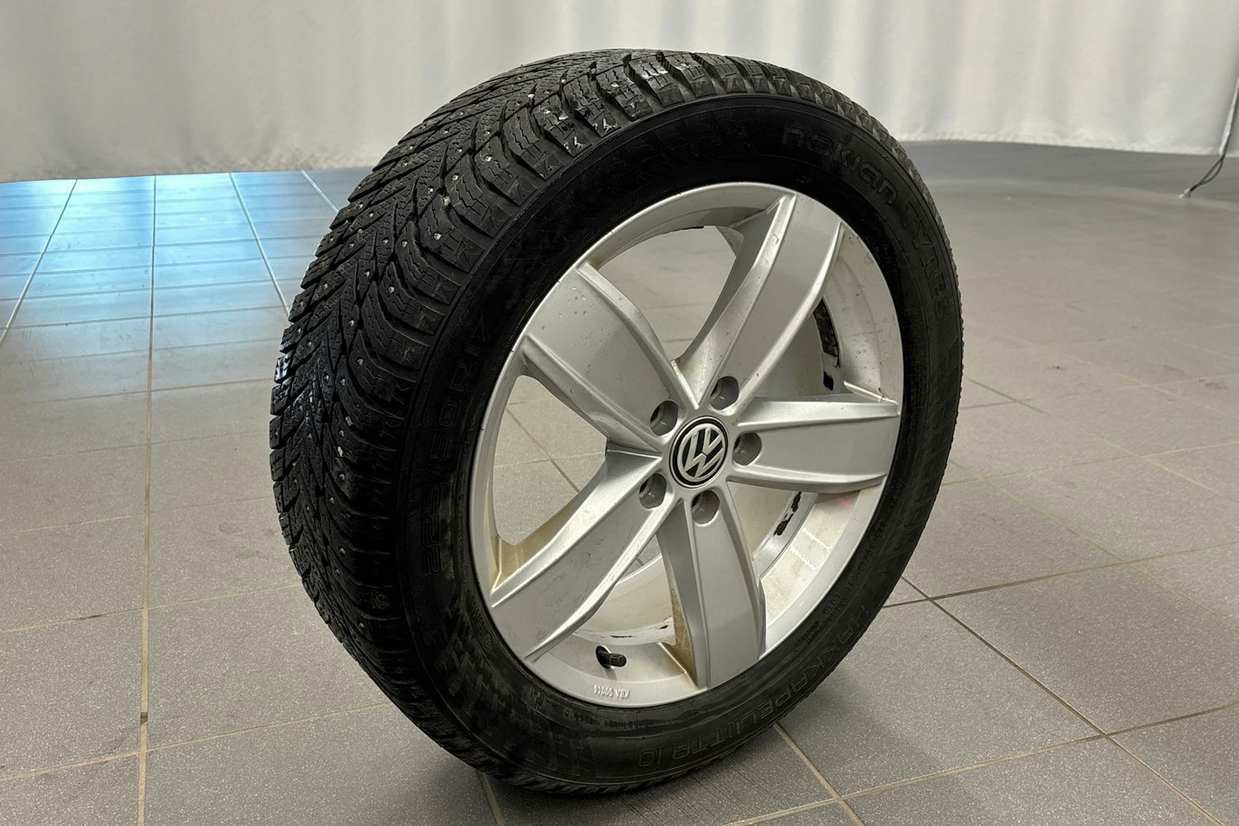 harmaa Volkswagen Golf 2019 kuva 13.