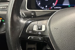 harmaa Volkswagen Golf 2019 kuva 21.