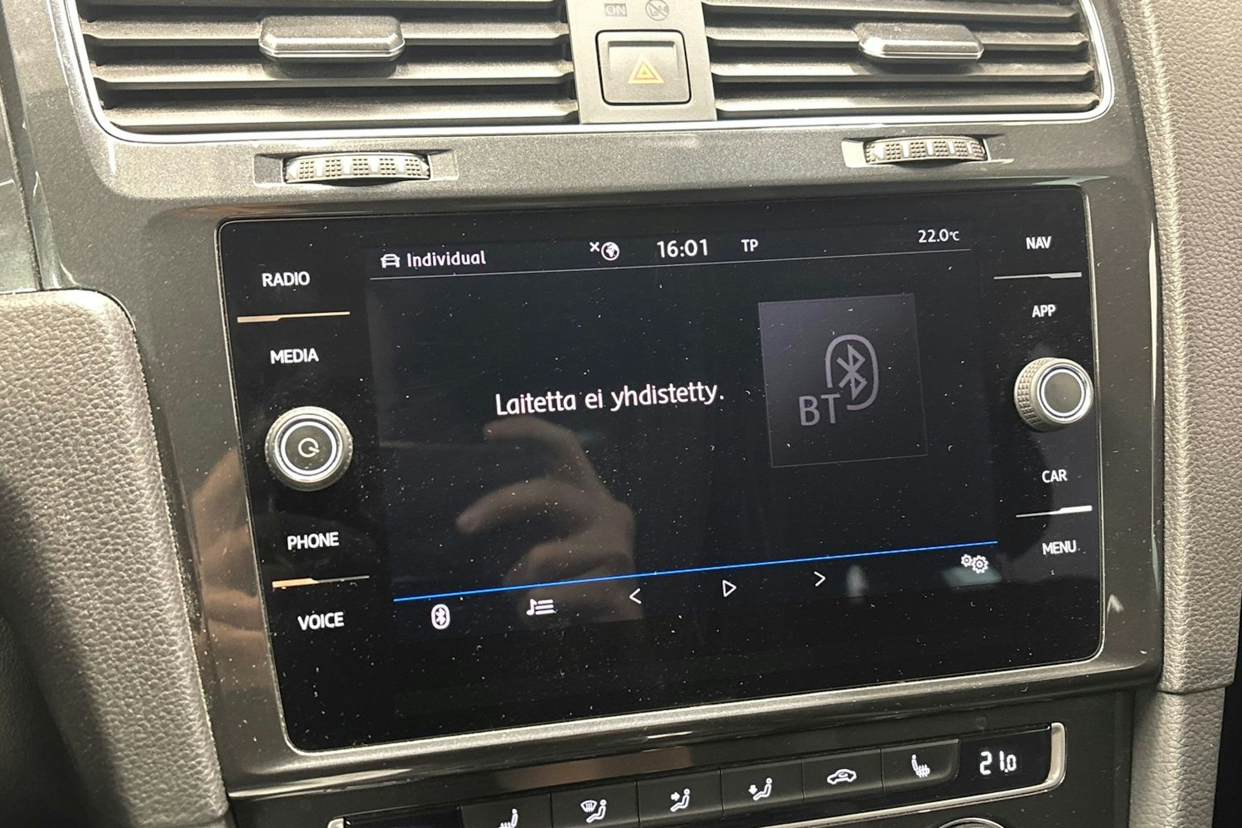 harmaa Volkswagen Golf 2019 kuva 24.