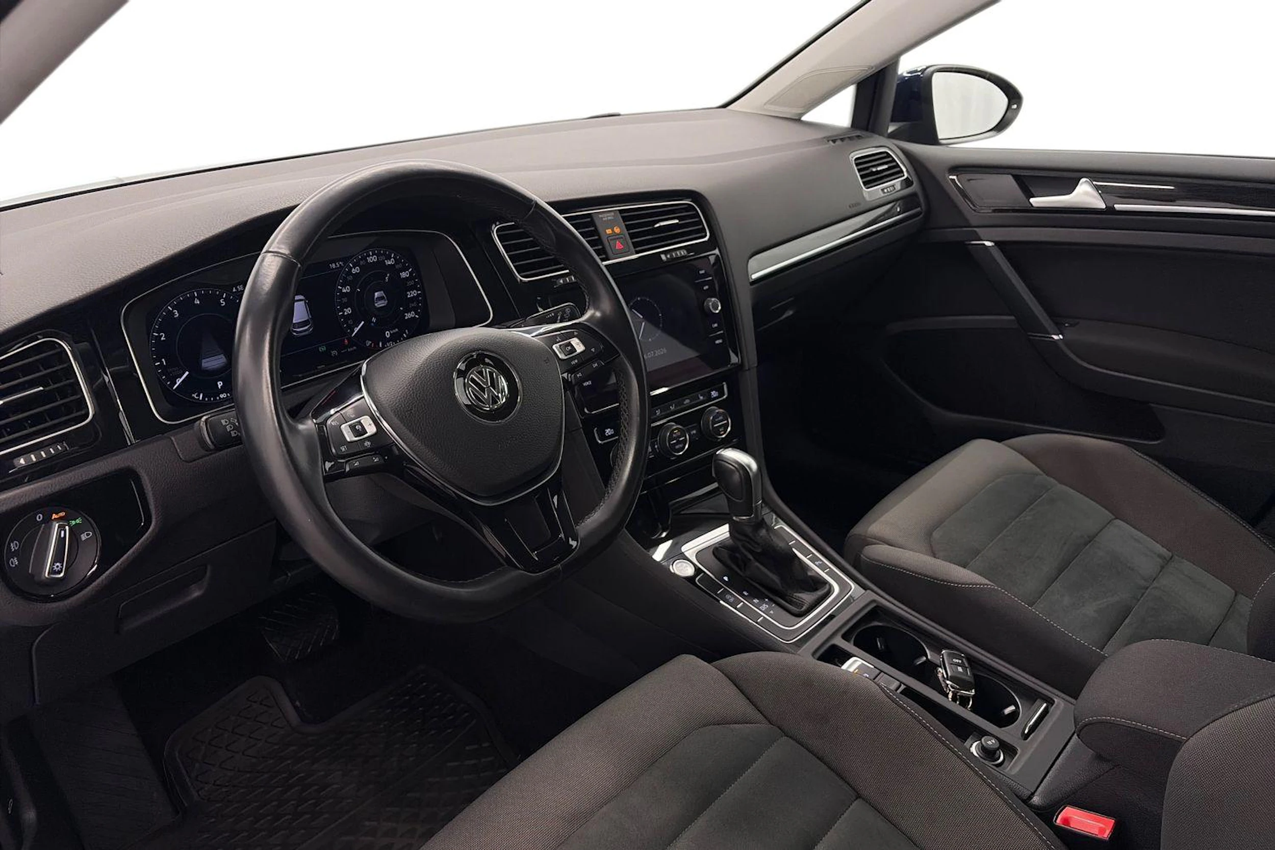 sininen Volkswagen Golf 2019 kuva 6.