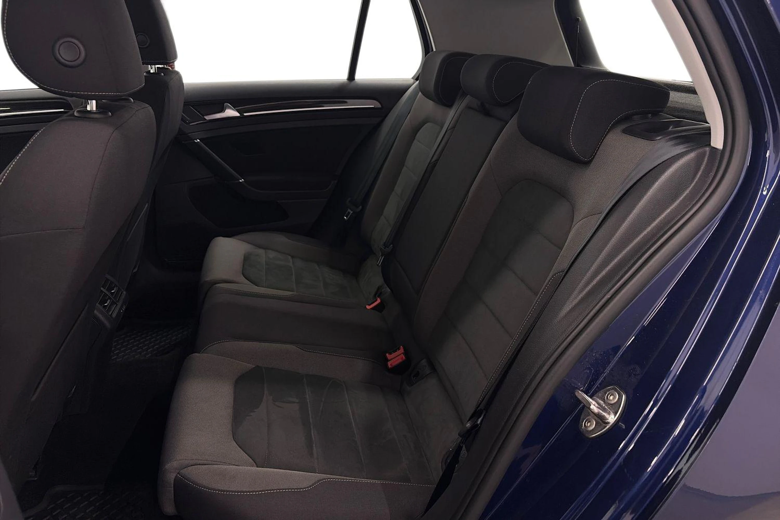 sininen Volkswagen Golf 2019 kuva 8.