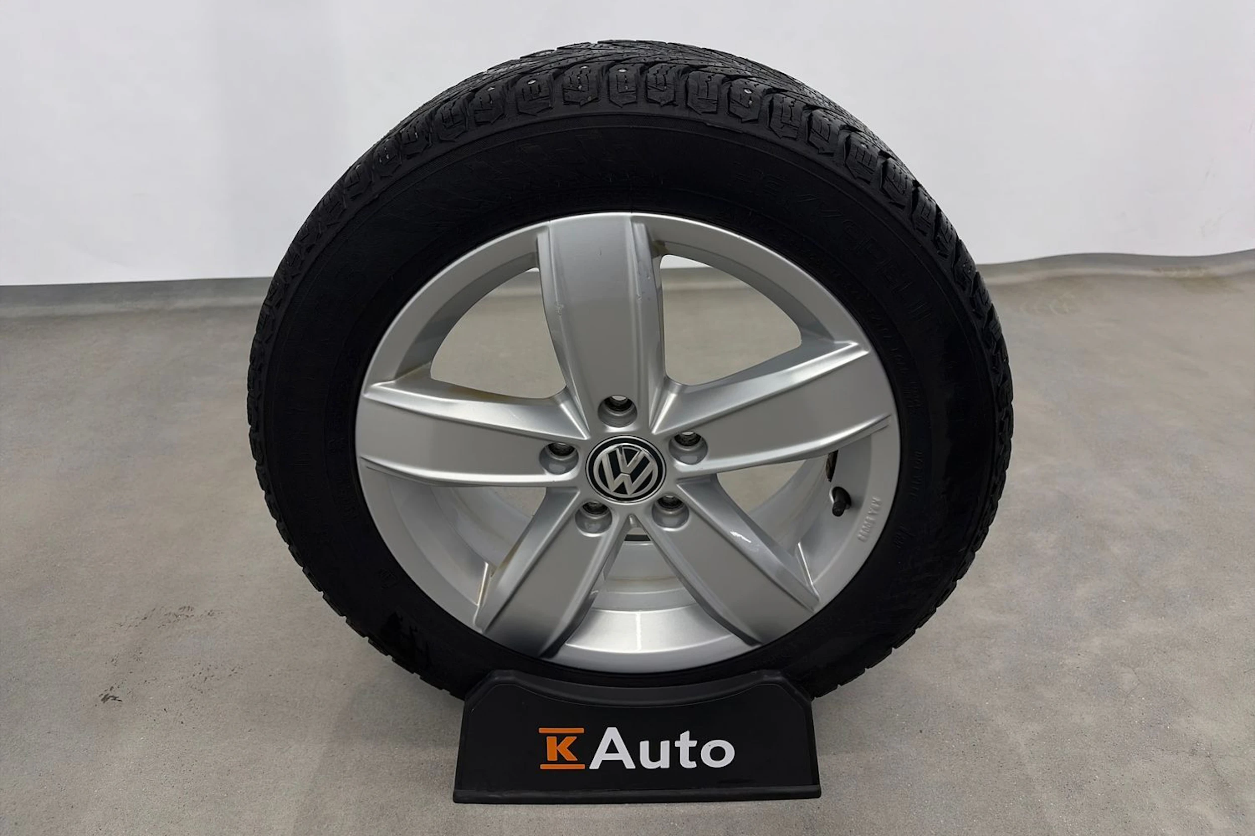 sininen Volkswagen Golf 2019 kuva 11.