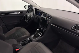 sininen Volkswagen Golf 2019 kuva 25.