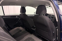 sininen Volkswagen Golf 2019 kuva 26.