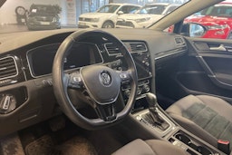 Sininen Volkswagen GOLF 2019 kuva 3.