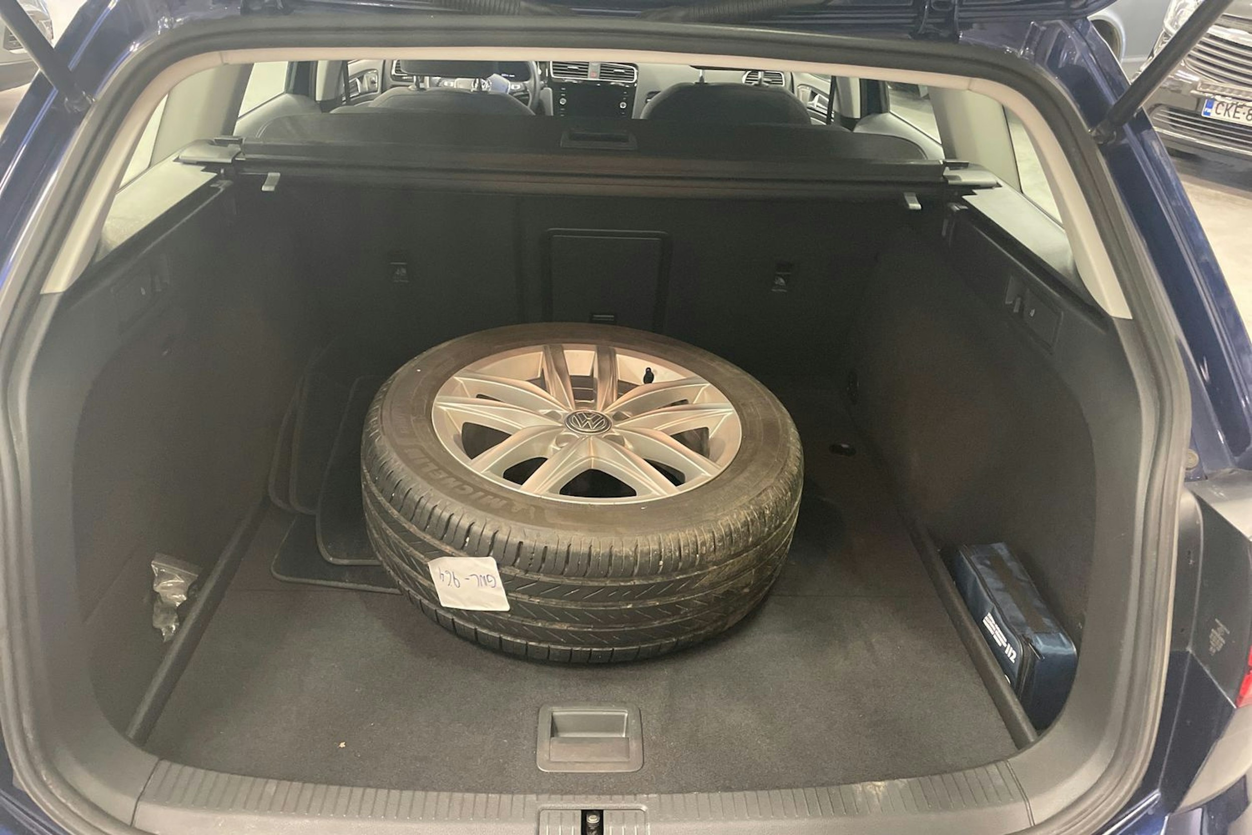 Sininen Volkswagen GOLF 2019 kuva 21.