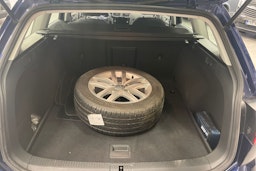 Sininen Volkswagen GOLF 2019 kuva 21.