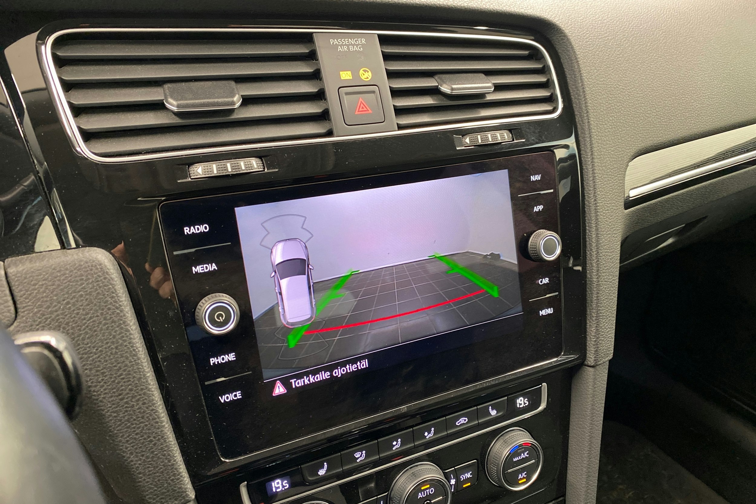 harmaa Volkswagen Golf 2019 kuva 12.