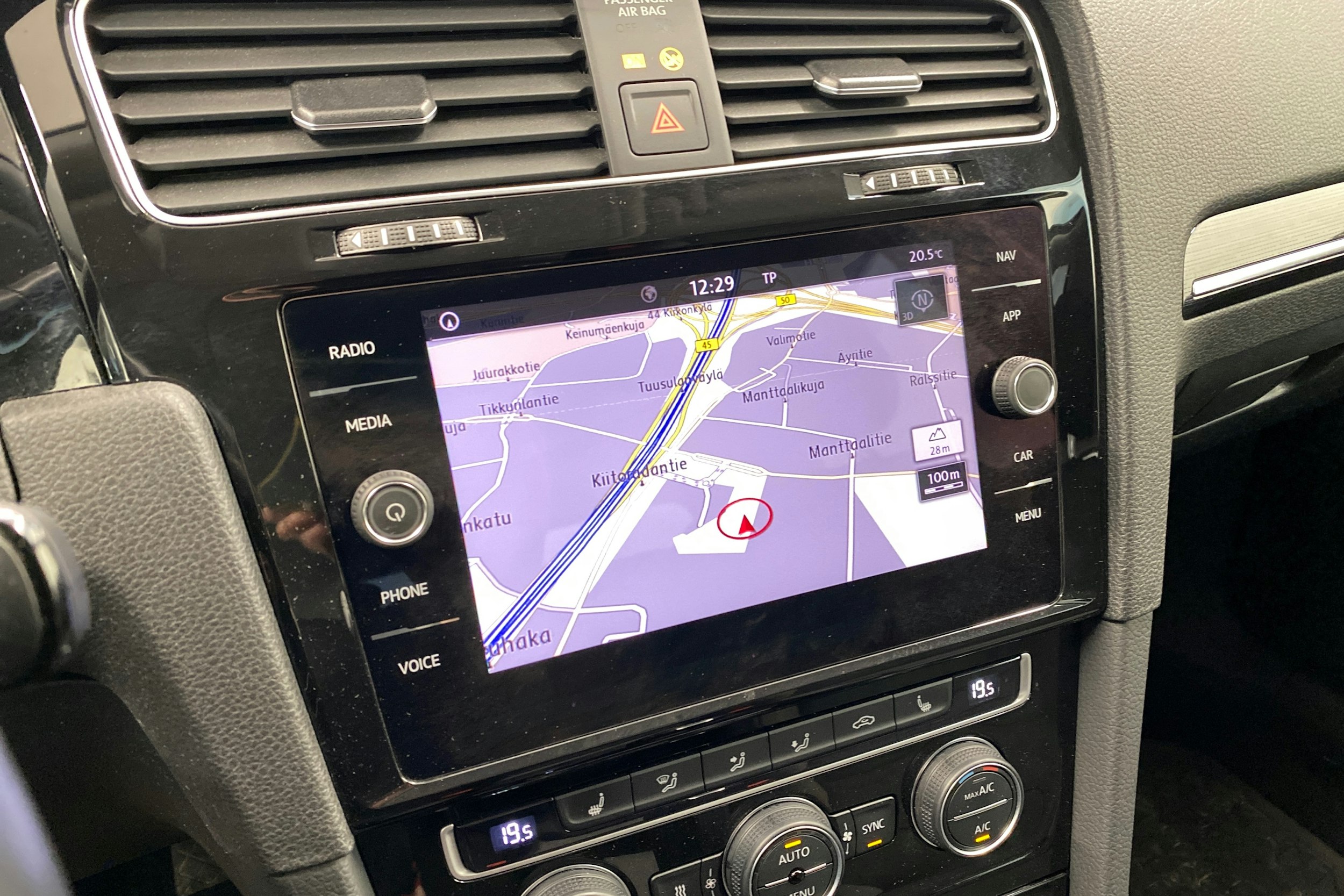 harmaa Volkswagen Golf 2019 kuva 13.