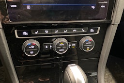 harmaa Volkswagen Golf 2019 kuva 14.