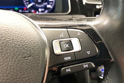 harmaa Volkswagen Golf 2019 kuva 16.