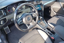 Valkoinen Volkswagen GOLF 2019 kuva 3.