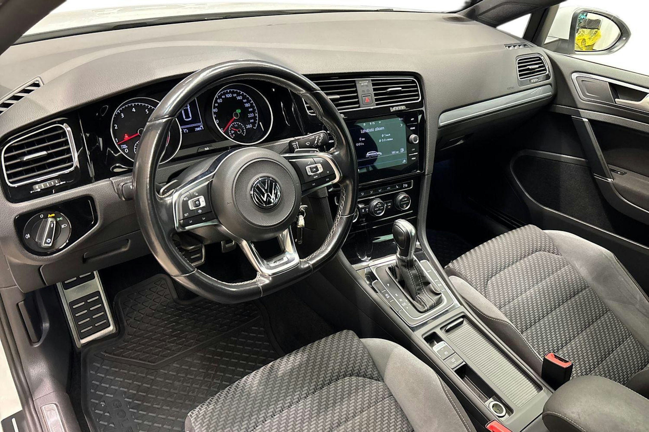 Valkoinen Volkswagen GOLF 2019 kuva 7.