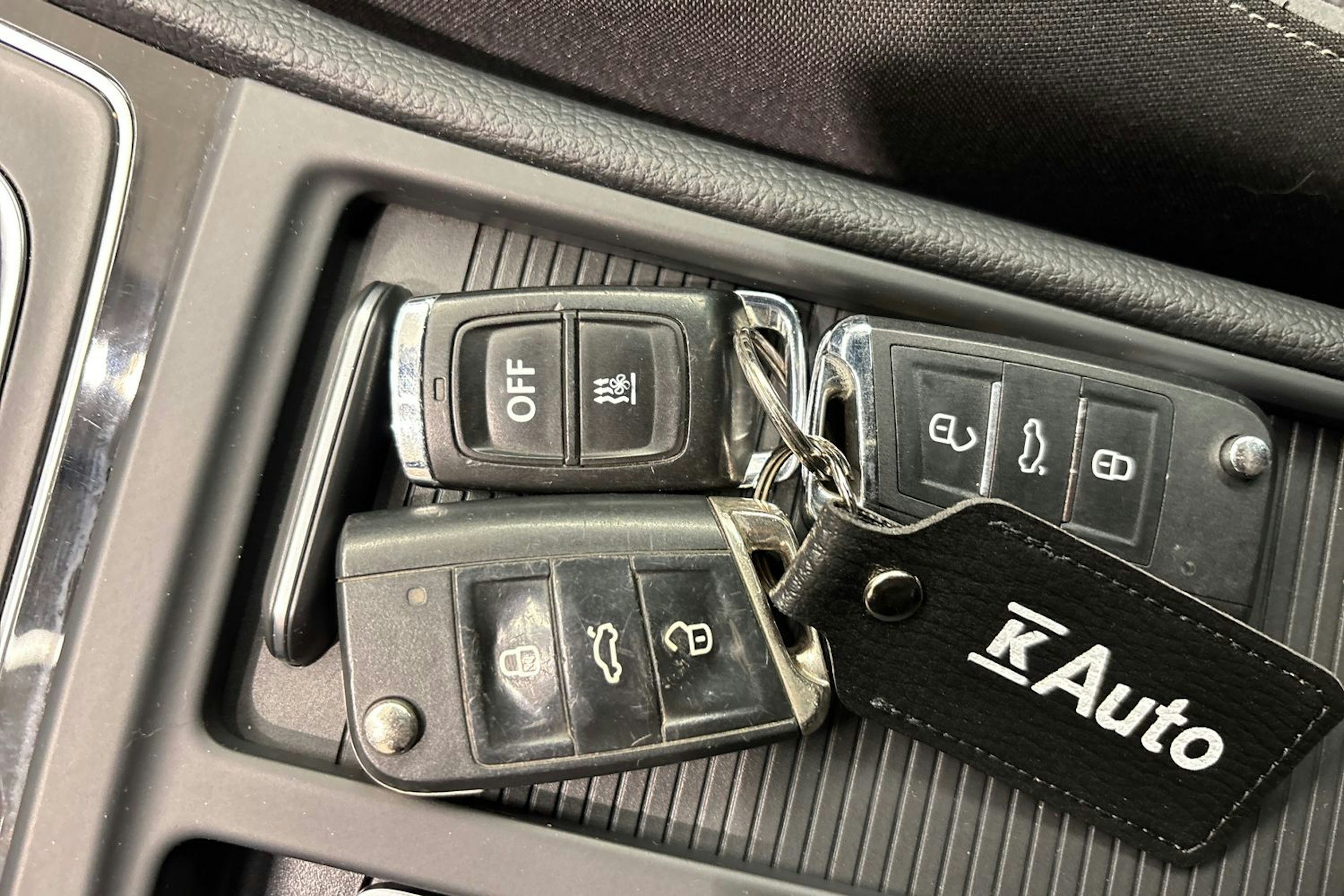 Valkoinen Volkswagen GOLF 2019 kuva 18.