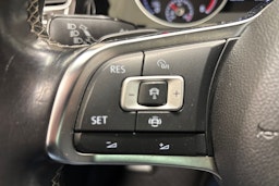 Valkoinen Volkswagen GOLF 2019 kuva 21.