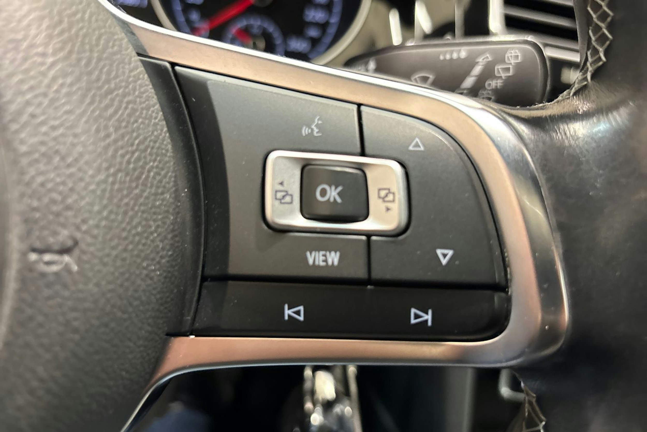 Valkoinen Volkswagen GOLF 2019 kuva 22.