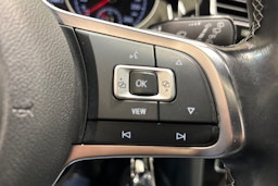 Valkoinen Volkswagen GOLF 2019 kuva 22.