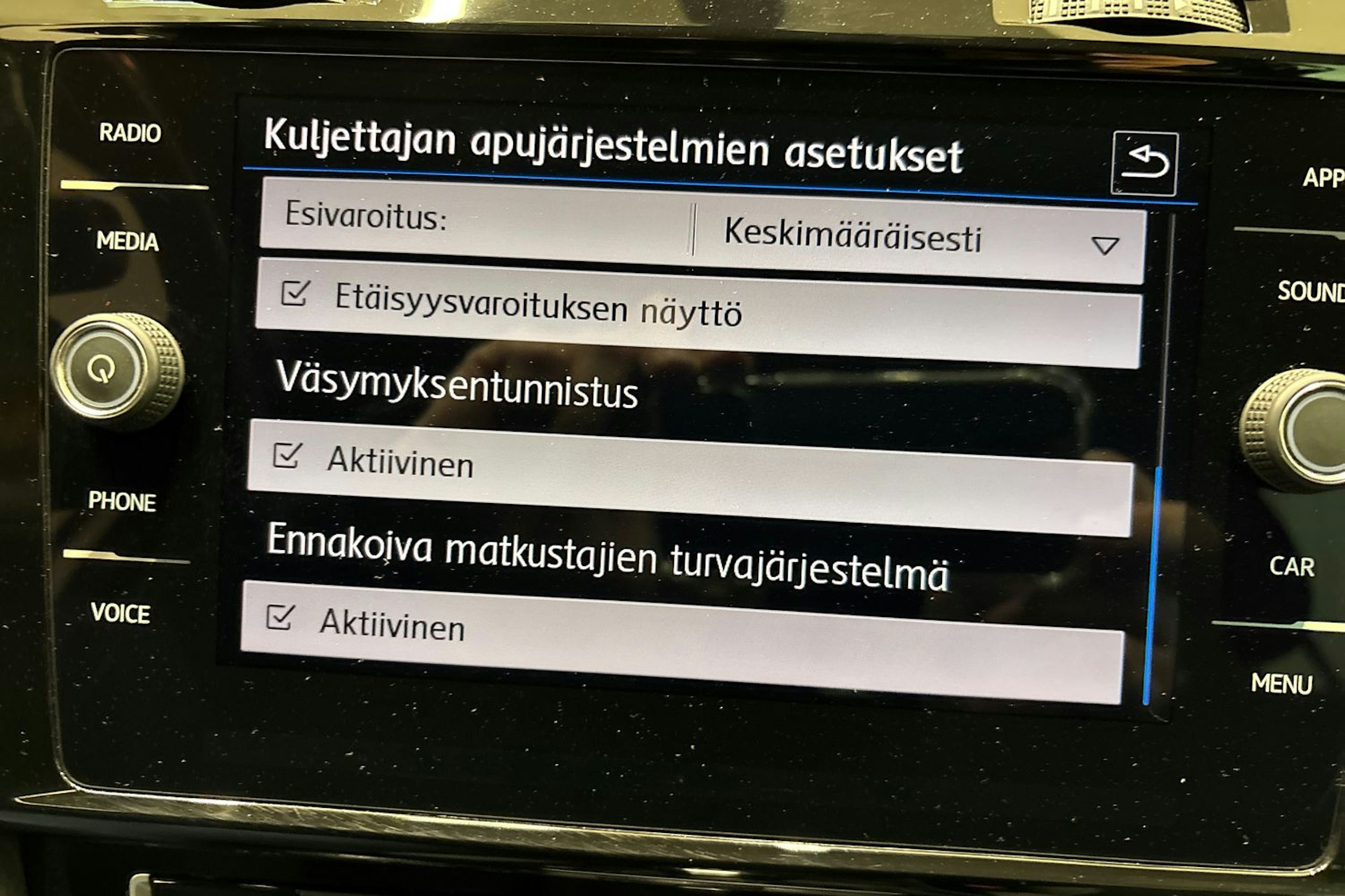 Valkoinen Volkswagen GOLF 2019 kuva 31.