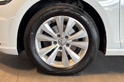 Valkoinen Volkswagen GOLF 2019 kuva 11.