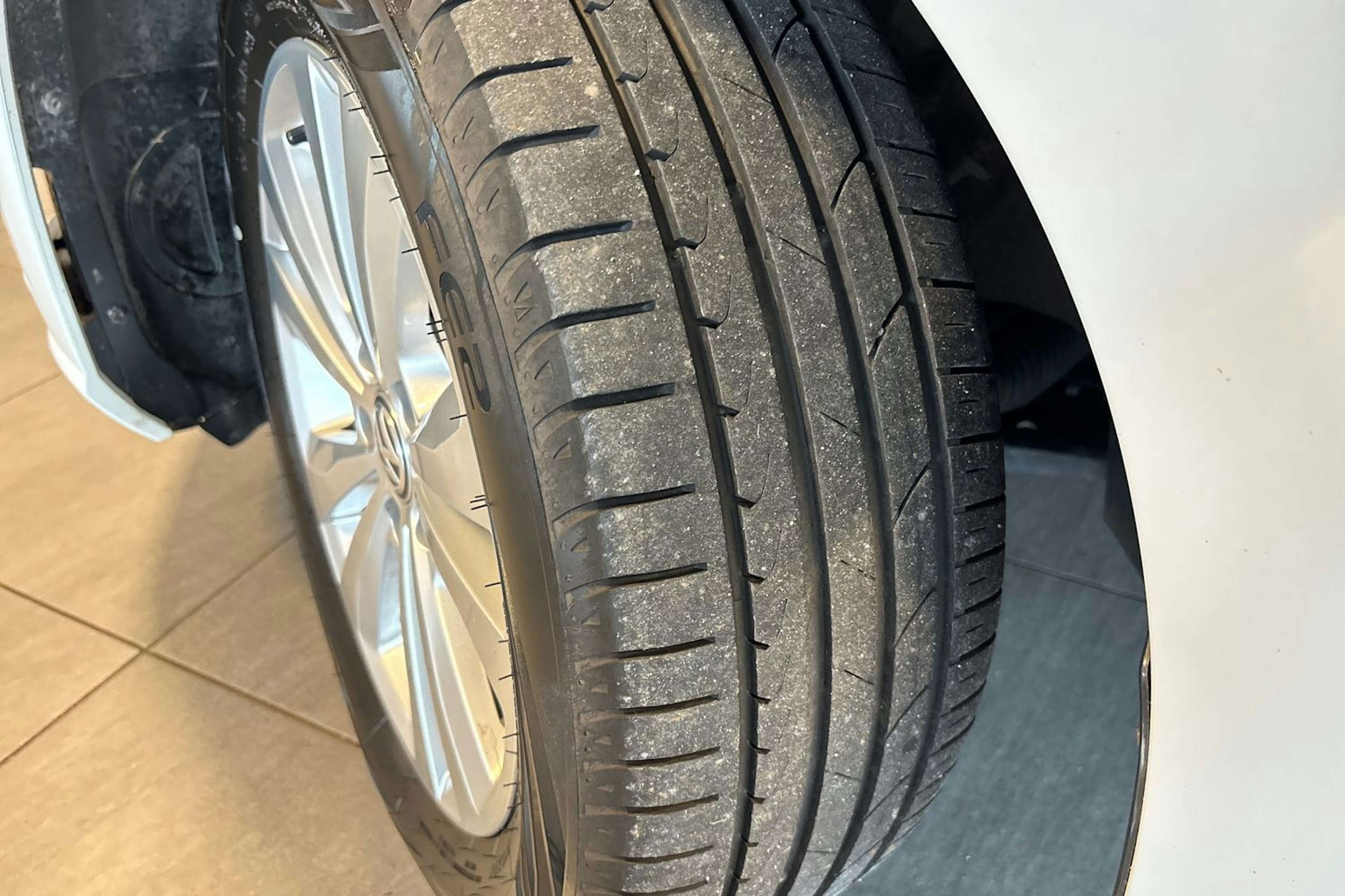 Valkoinen Volkswagen GOLF 2019 kuva 13.