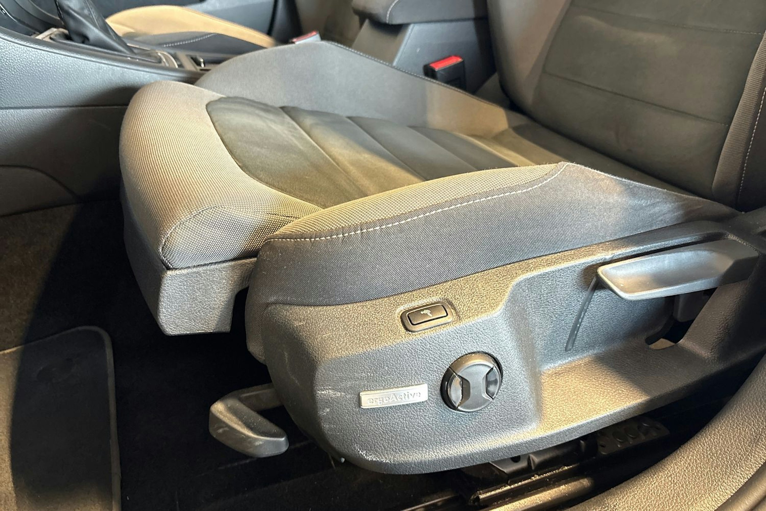 Valkoinen Volkswagen GOLF 2019 kuva 20.