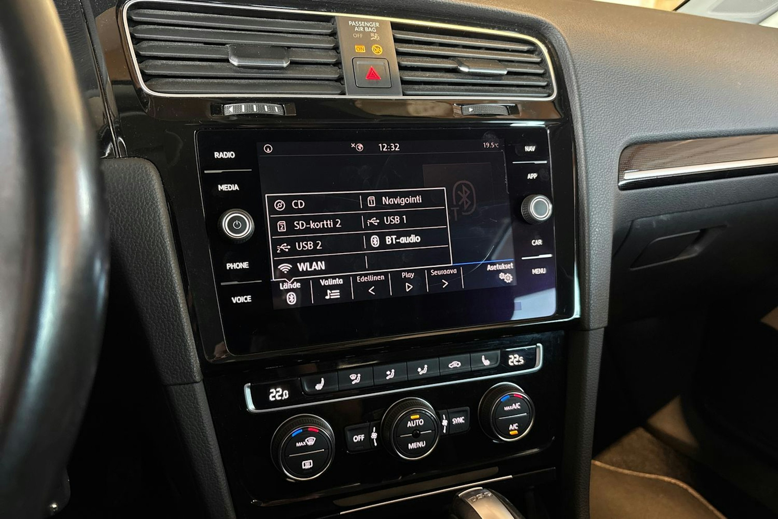 Valkoinen Volkswagen GOLF 2019 kuva 25.