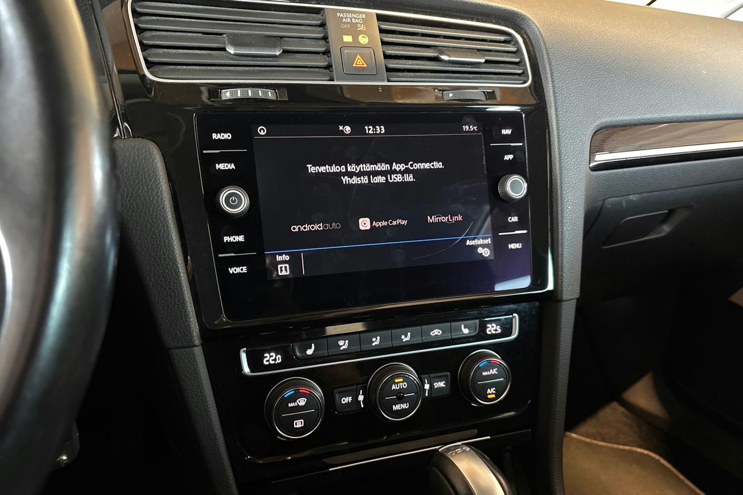 Valkoinen Volkswagen GOLF 2019 kuva 27.