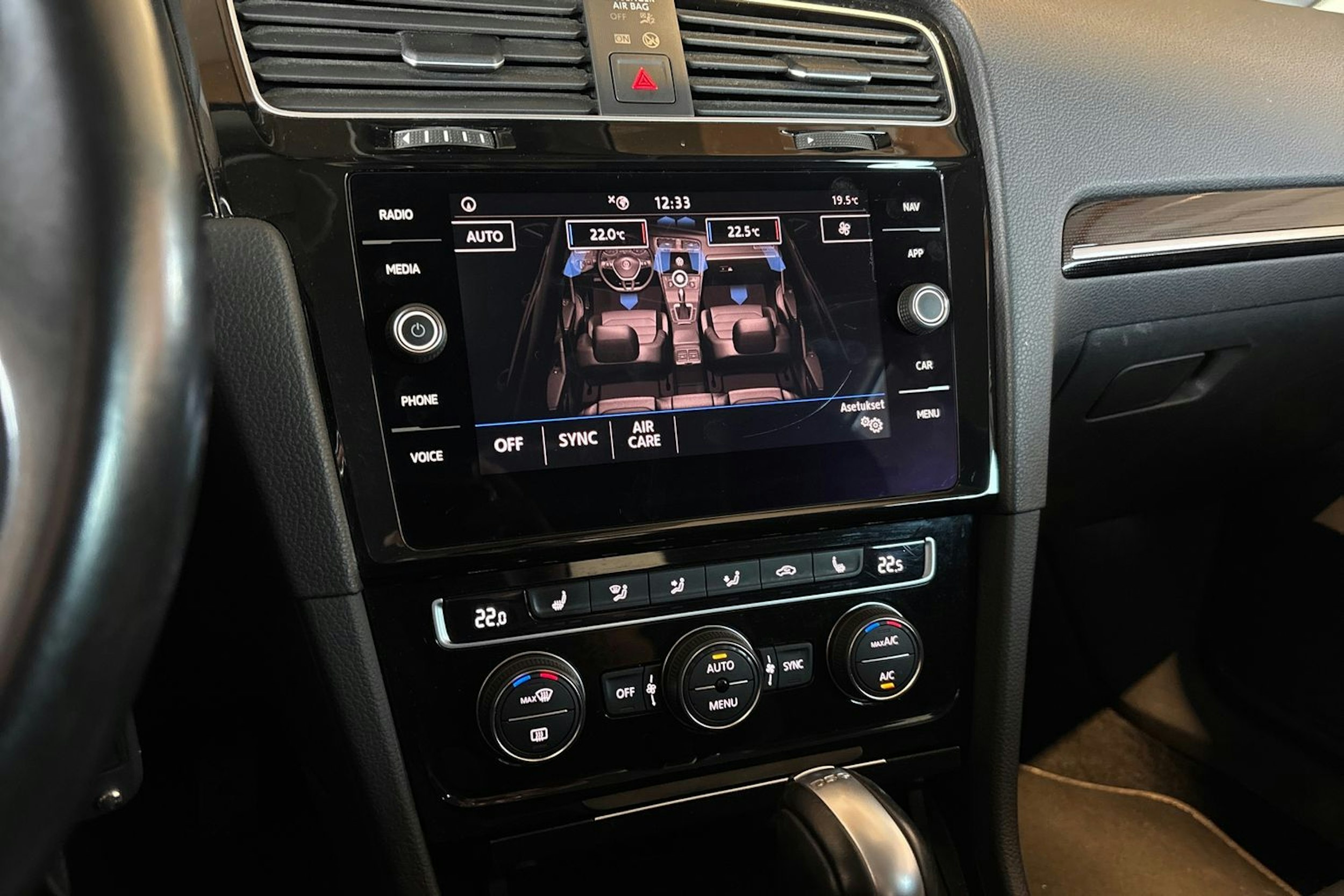 Valkoinen Volkswagen GOLF 2019 kuva 28.