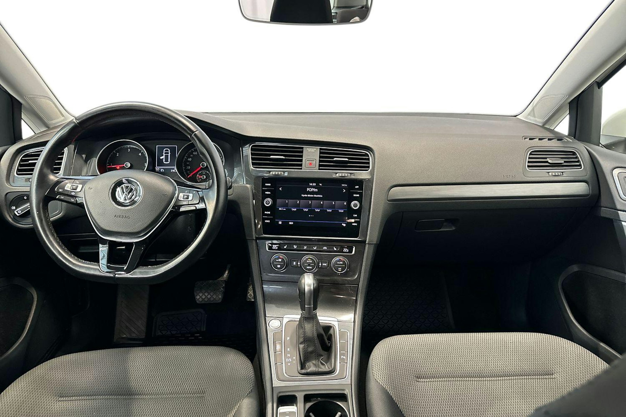 valkoinen Volkswagen Golf 2019 kuva 7.
