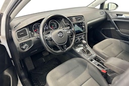 valkoinen Volkswagen Golf 2019 kuva 9.