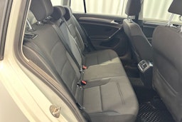 valkoinen Volkswagen Golf 2019 kuva 14.