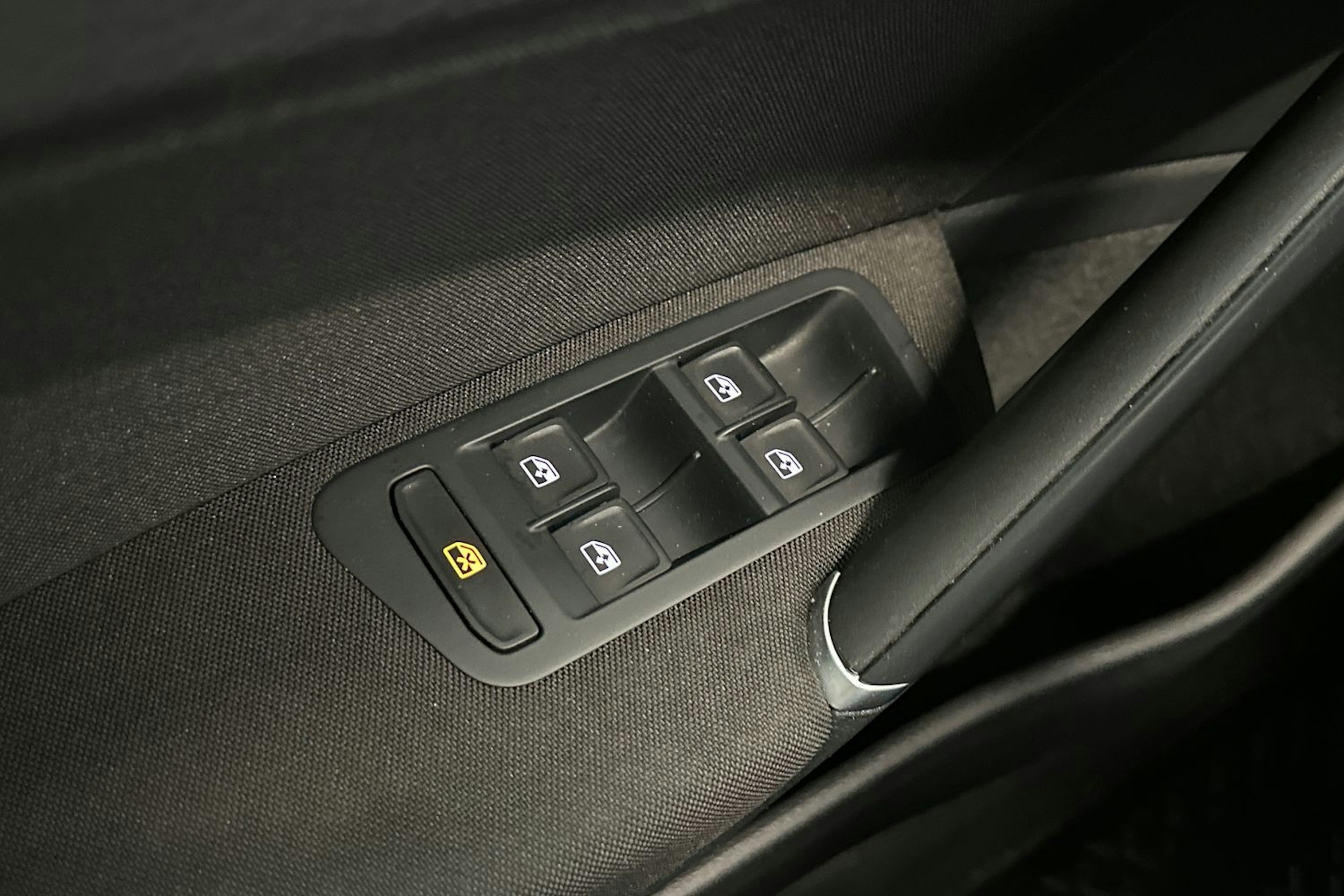 valkoinen Volkswagen Golf 2019 kuva 17.