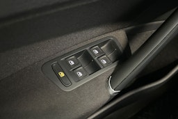 valkoinen Volkswagen Golf 2019 kuva 17.